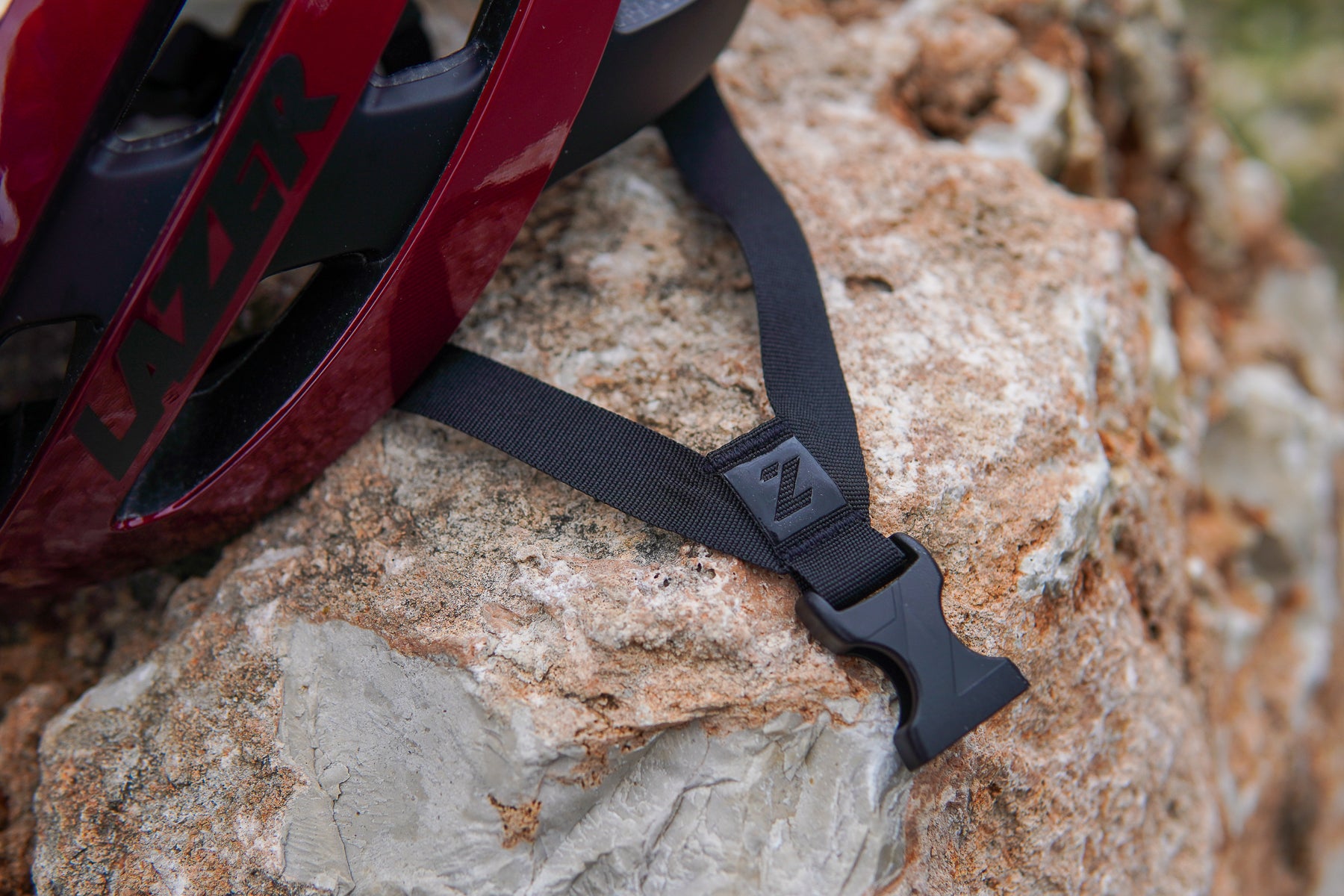 Lazer Z1 Kineticore review side straps