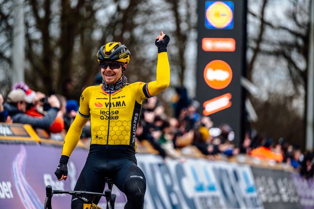Visma-Lease a Bike Comes Out Swinging: Tratnik Wins, Van Aert 3rd in Omloop Dominance