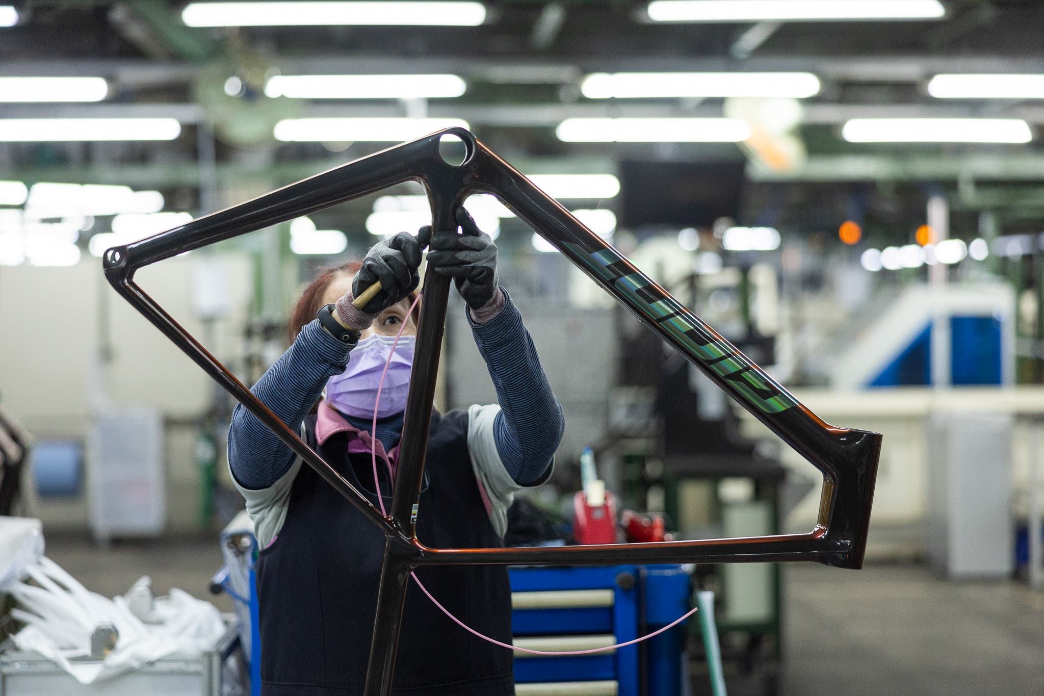 giant carbon bicycles TCR Advance 2 Craft X Adaptable to the terrain A flip chip on the rear dropout adjusts the wheelbase Giant Road Bikes buy online