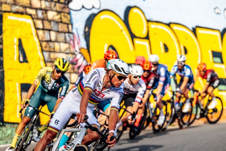  Photo Essay: Milan-San Remo From the Lens of Chris Auld Motiv 