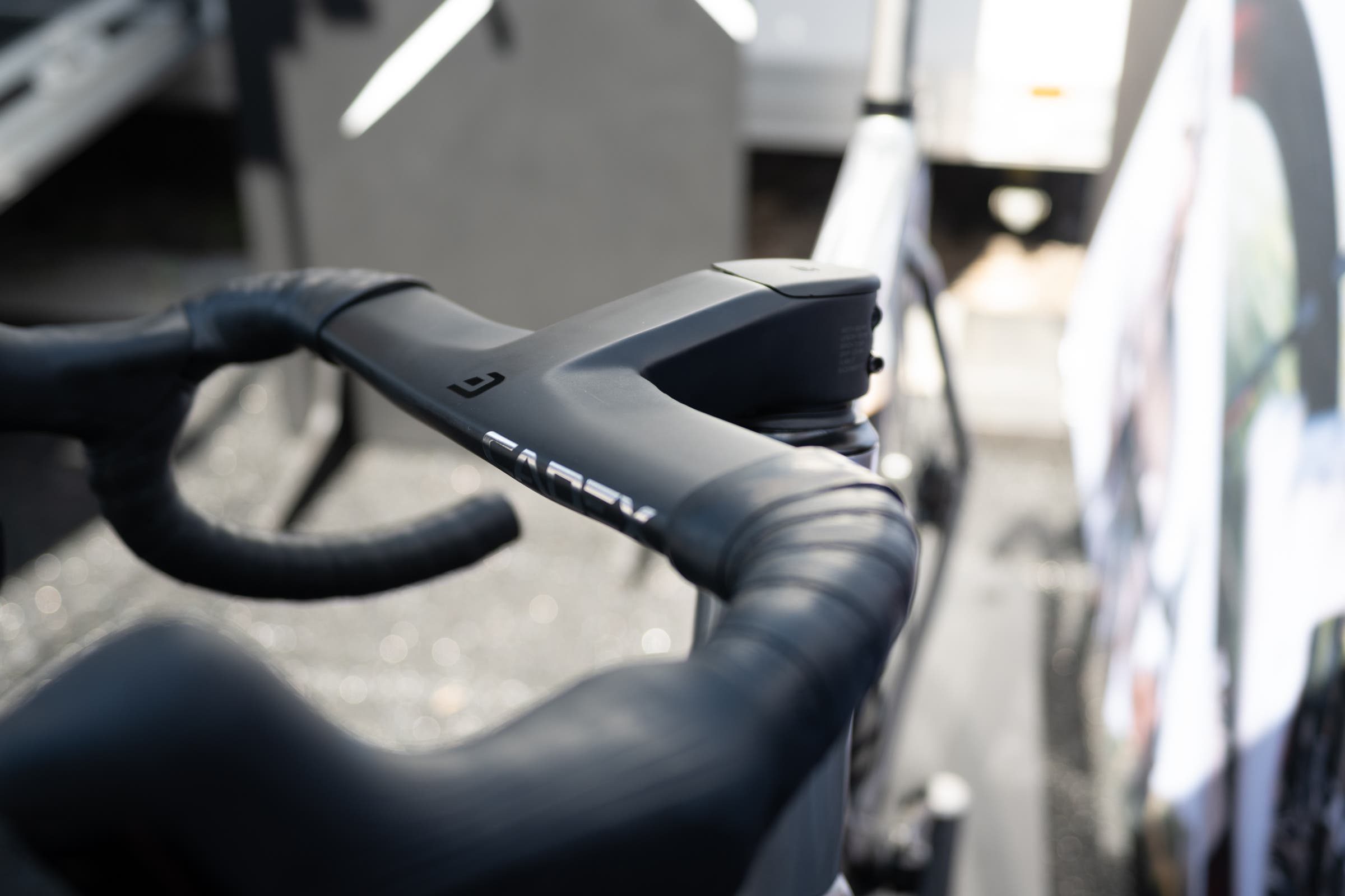 Cadex Race Integrated bar detail of the carbon construction