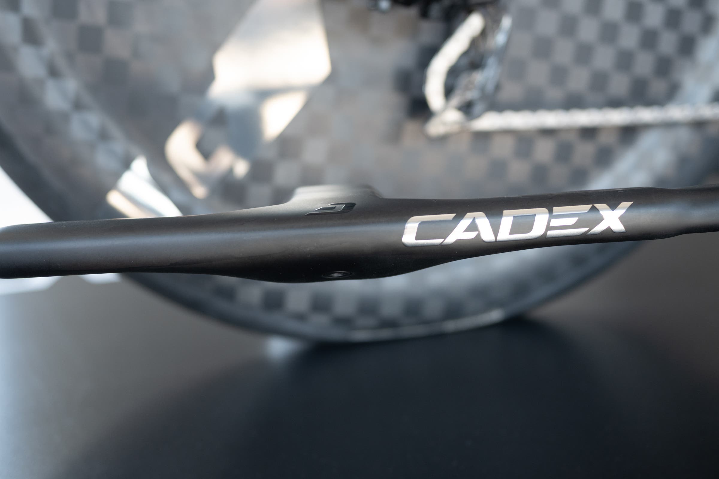 front view of the cadex one-piece bar system