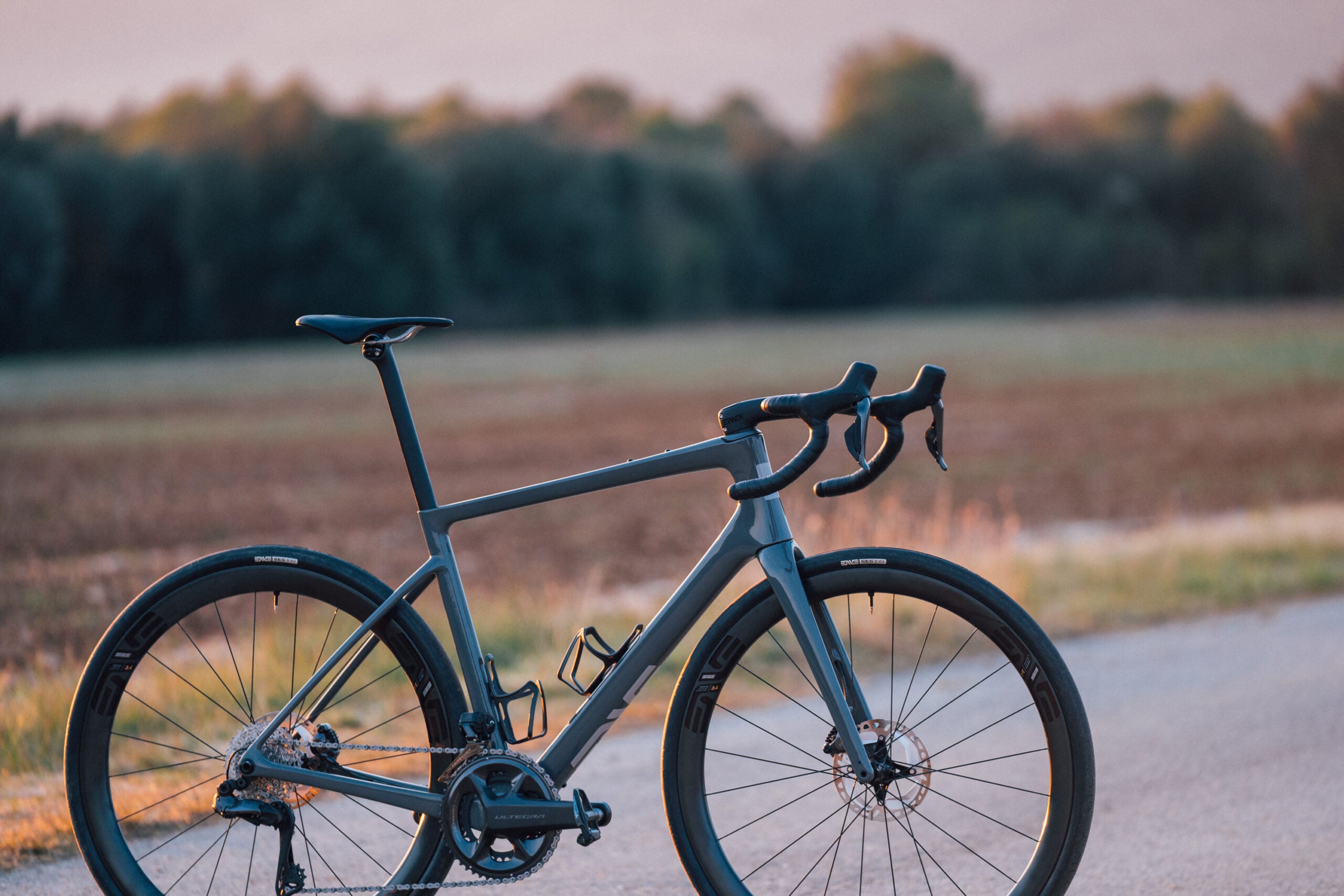 The Enve Fray Brings Road Bike Geo with 40 mm Tire Clearances - Velo