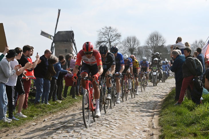 Paris-Roubaix Essentials: Cobbles, Contenders, Weather, Maps, Start ...