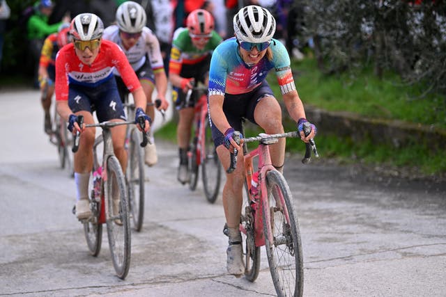 Demi Vollering, Kasia Niewiadoma Face Off at Tough La Vuelta Femenina