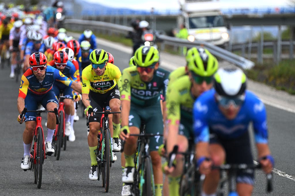 UPDATES: Injured Roglič Starts Itzulia stage 4, Kämna Recovering
