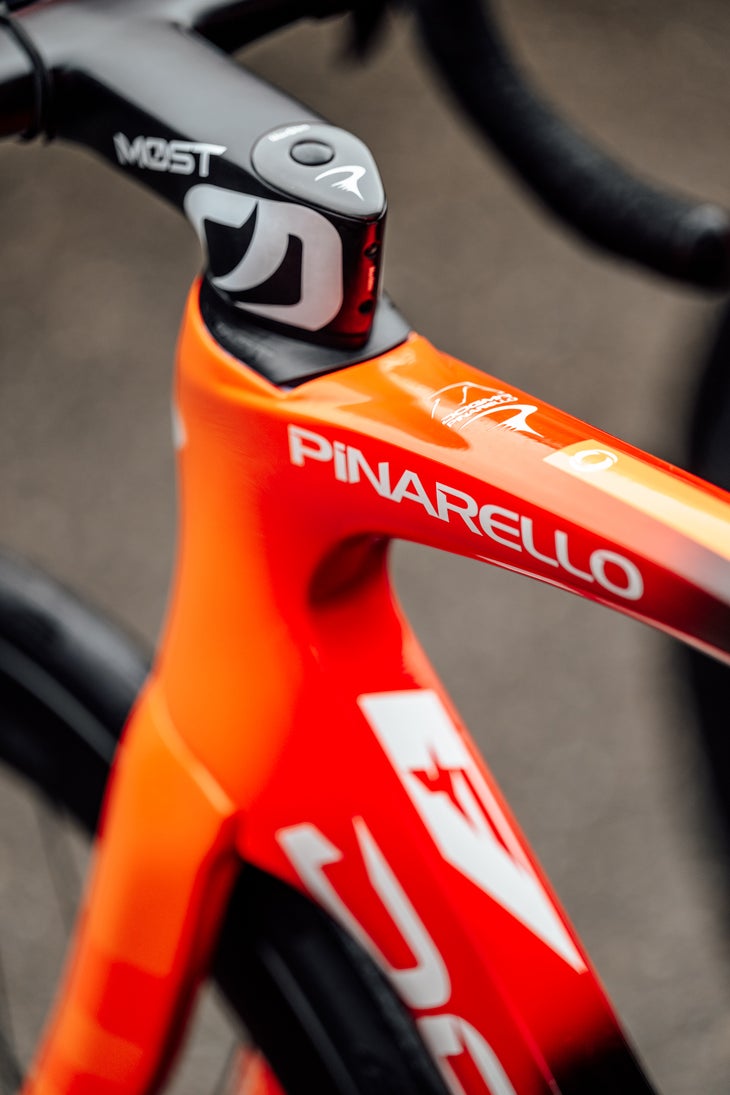 Bike Check The Pinarello Dogma F of Geraint Thomas and Ineos