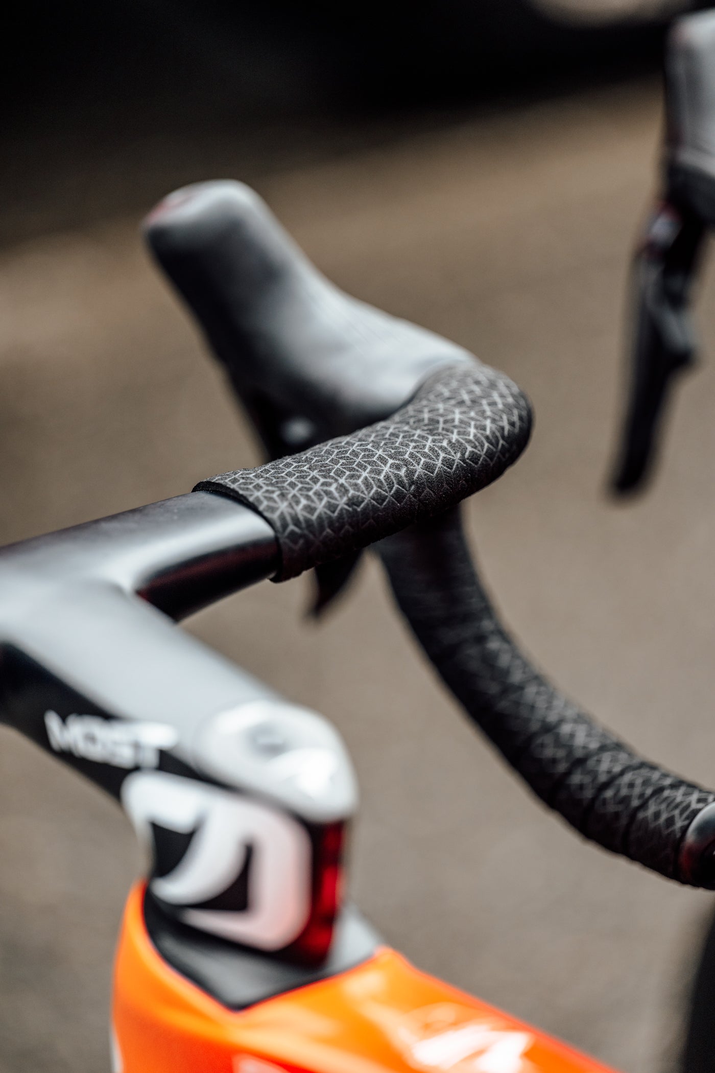 Bike Check: The Pinarello Dogma F of Geraint Thomas and Ineos