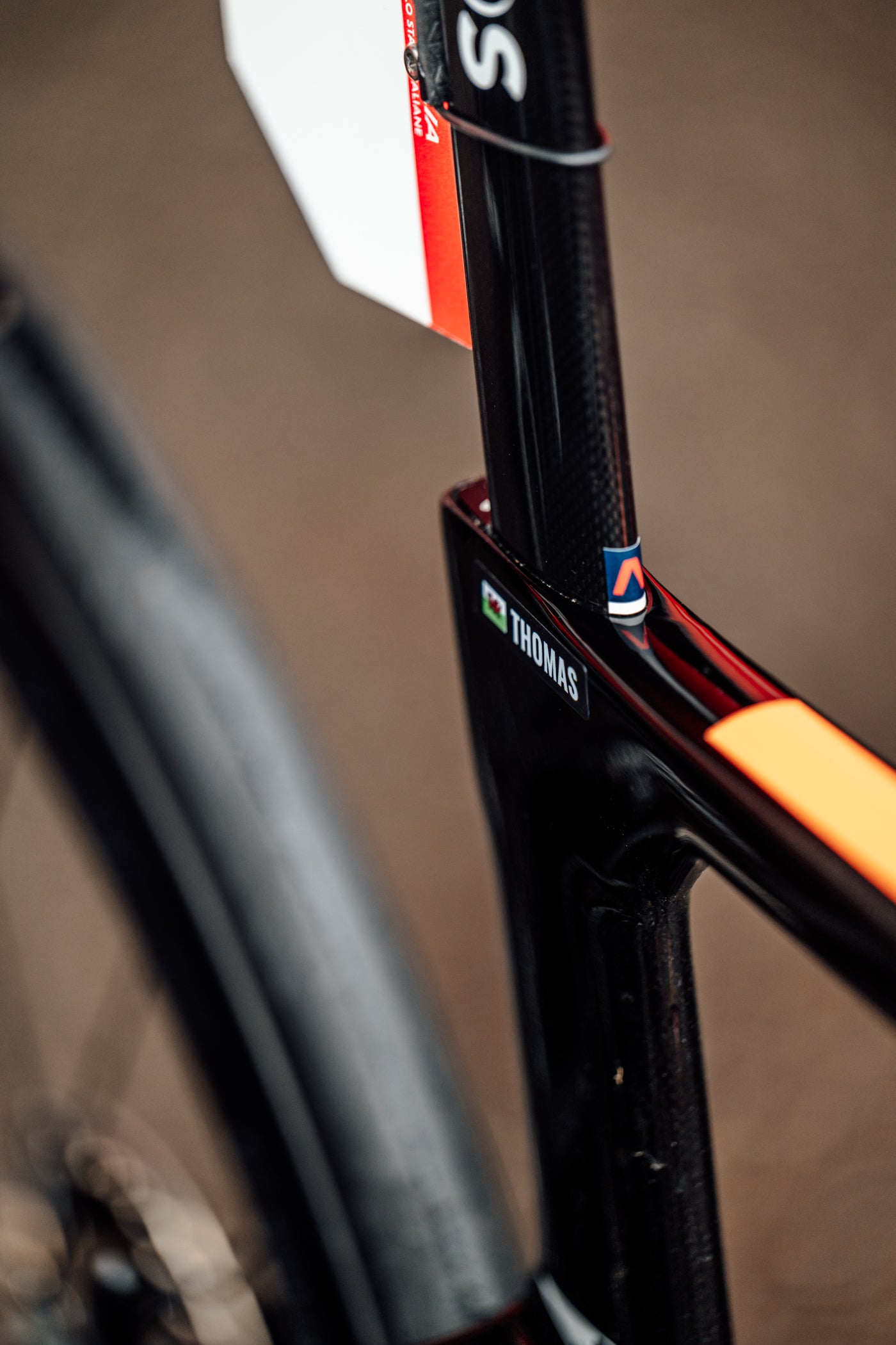 Bike Check: The Pinarello Dogma F of Geraint Thomas and Ineos