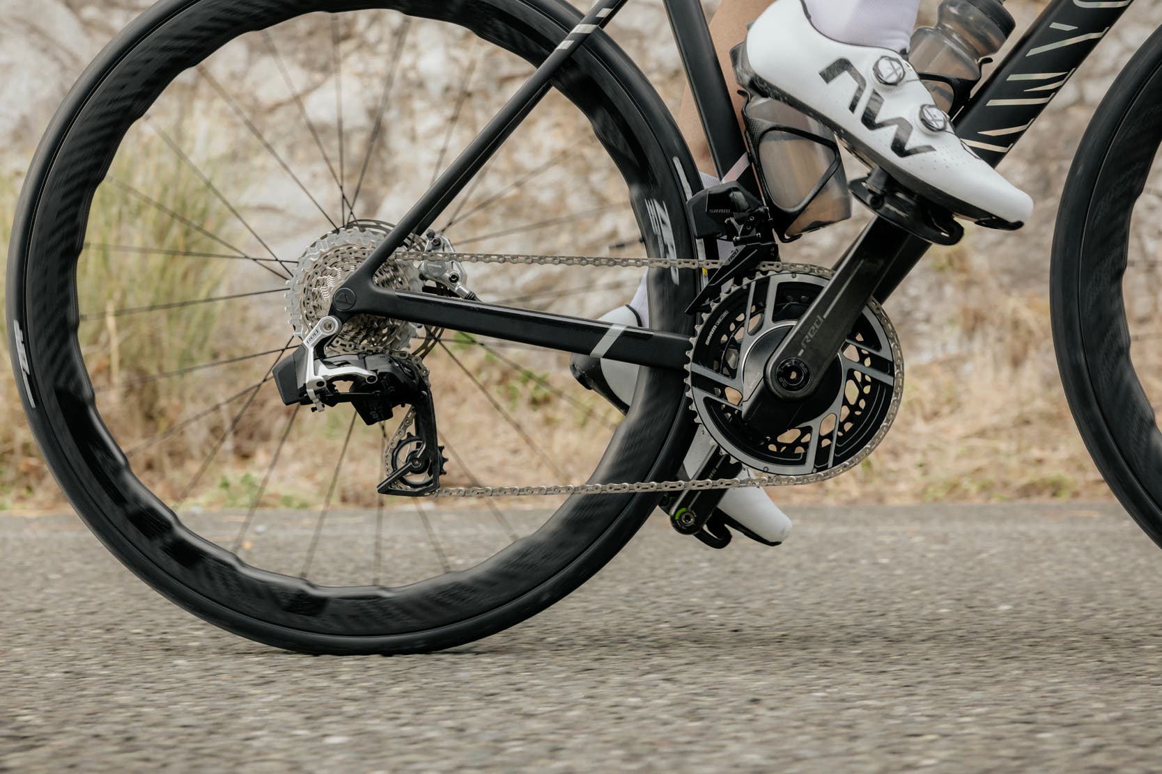 The New SRAM Red AXS Groupset Aims to Be Easier to Use