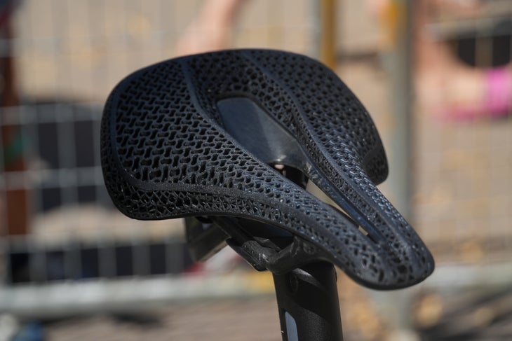 selle cadex 3d inédite tour de france 2024-1