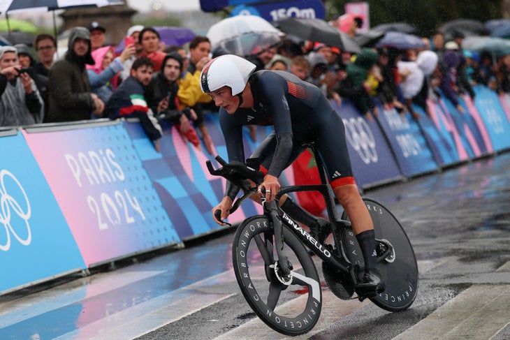 Britain's Josh Tarling cycles as he competes in the men's road cycling individual time trial during the Paris 2024 Olympic Games in Paris, on July 27, 2024. (Photo by Emmanuel DUNAND / AFP)