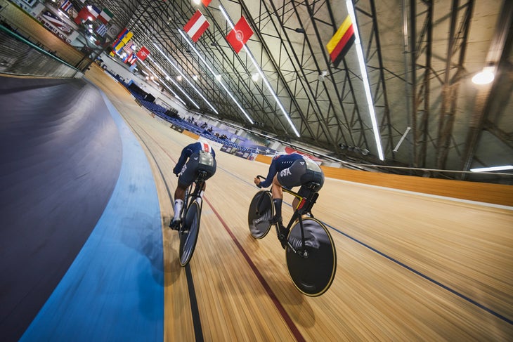 US athletes racing on track