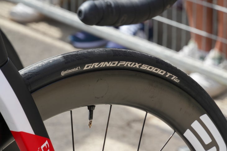 what tires do teams use in the tour de france 2024-7