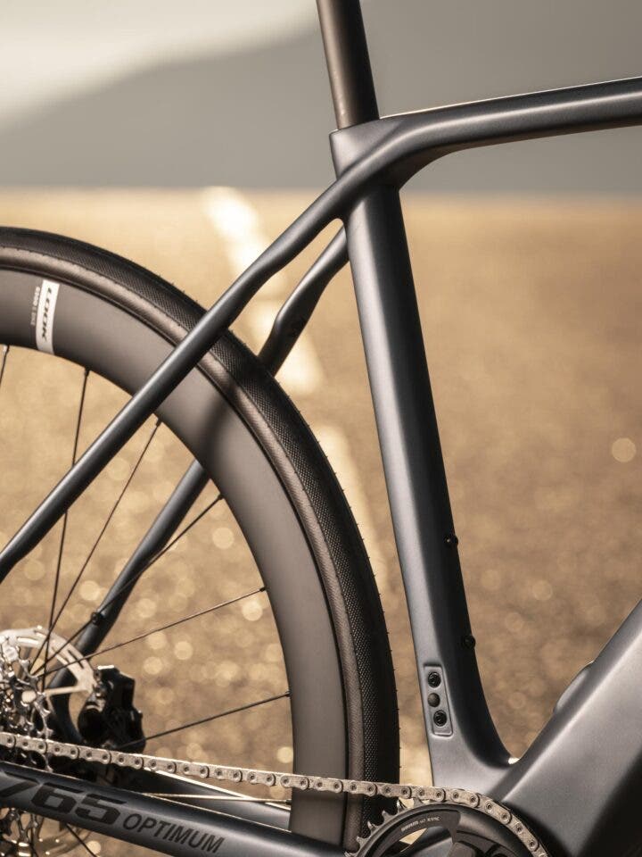 Look 765 Rd First Look: 2025 LOOK E-765 Gravel and E-765 Road eBikes