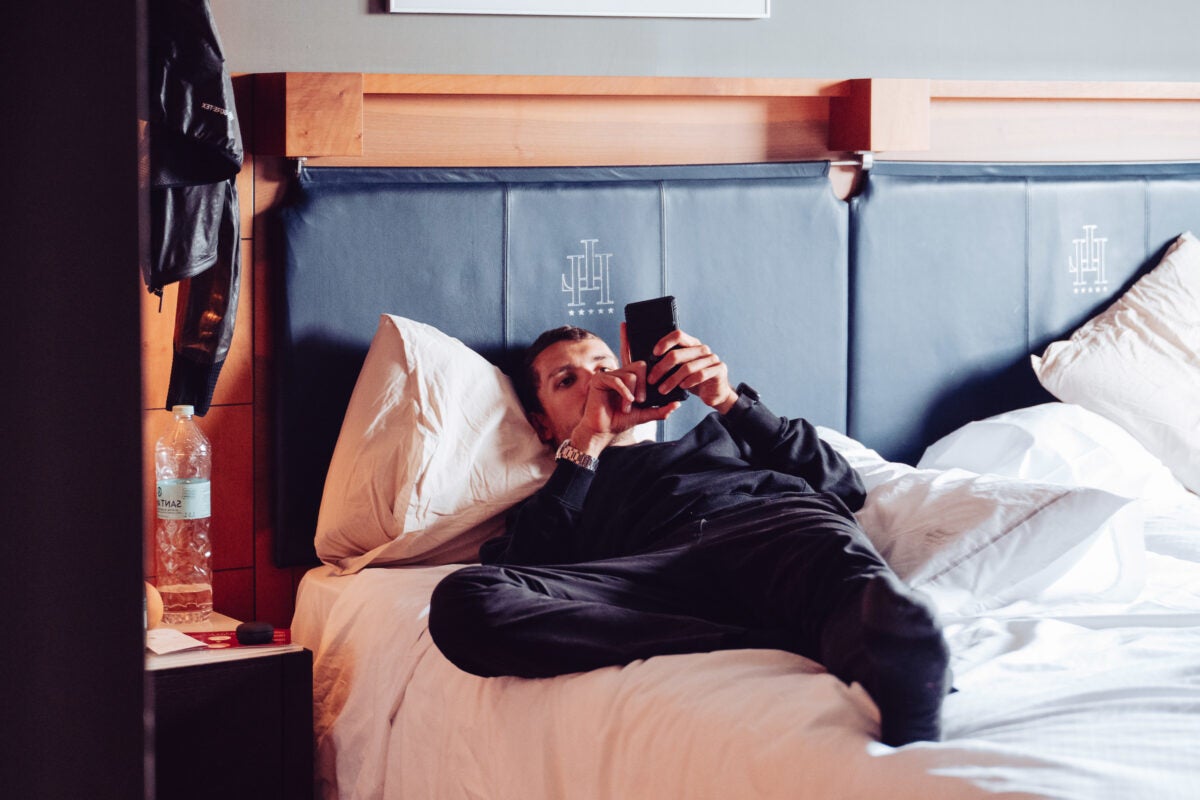 プロサイクリングの完璧な睡眠の追求