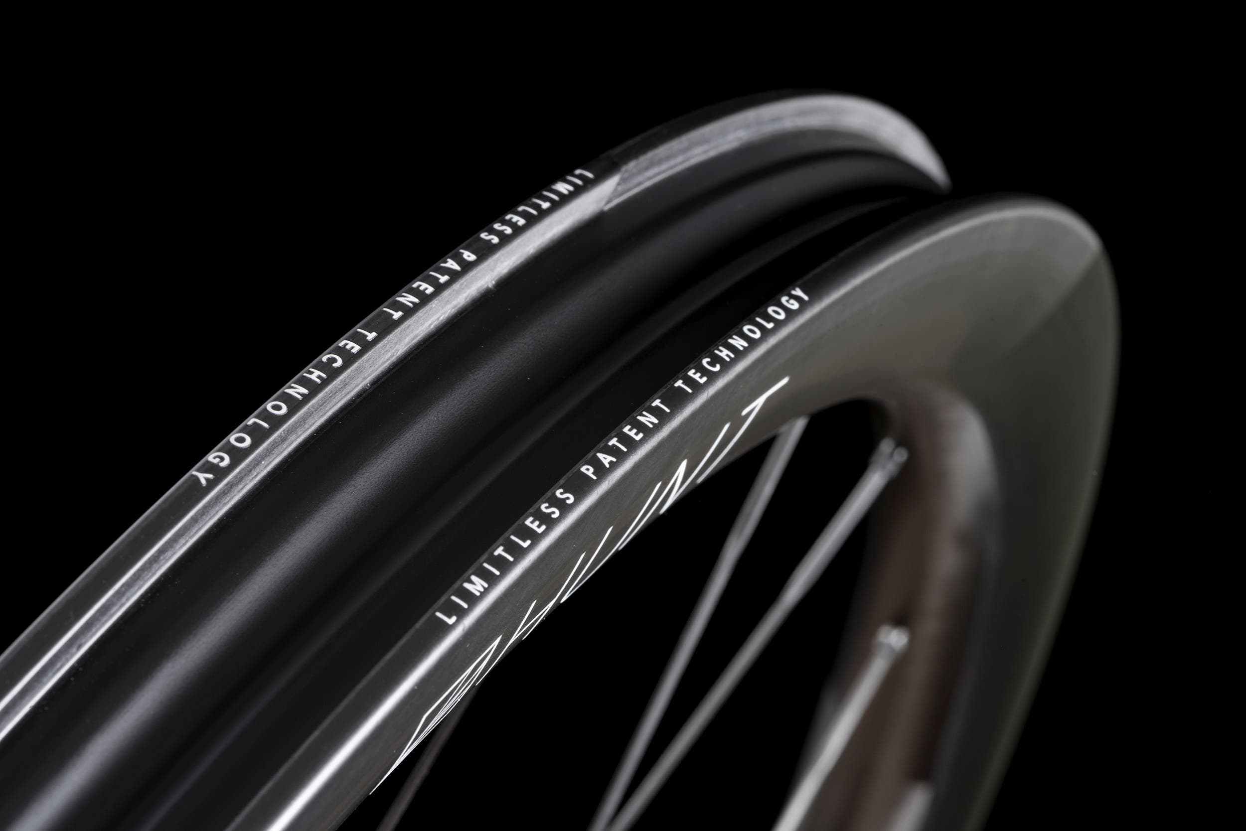 Lighter, Wider, More Aero: The Hunt 40 Limitless Gravel Aero