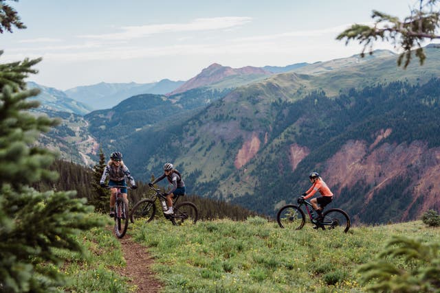 Beyond Intervals: Sarah Sturm, Alexis Skarda, and Ellen Campbell Train for Leadville Together at 11,600ft