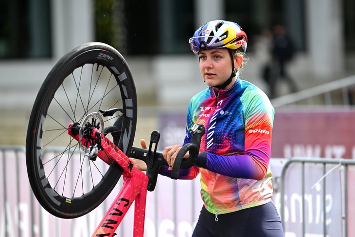 Zoe Bäckstedt Poised for Biggest Cyclocross Season Yet 2 ARNHEM, NETHERLANDS - OCTOBER 13: Zoe Backstedt of The United Kingdom and Team Canyon//SRAM Racing - White Best Young Rider Jersey prior to the 26th Simac Ladies Tour 2024, Stage 6 a 145.8km stage from Arnhem to Arnhem / #UCIWWT / on October 13, 2024 in Arnhem, Netherlands. (Photo by Luc Claessen/Getty Images)