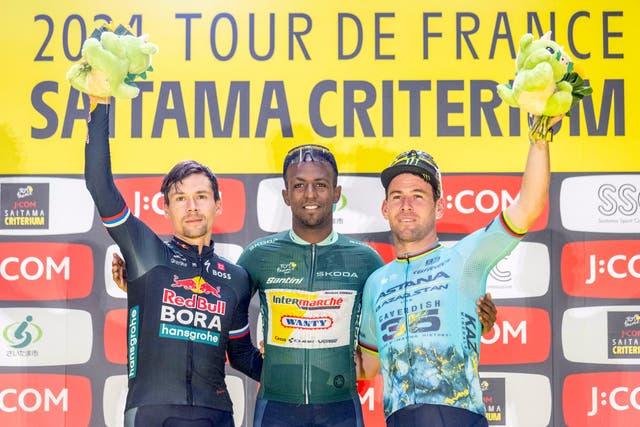 Tour de France Green Jersey Biniam Girmay Nips Primož Roglič in Saitama Criterium