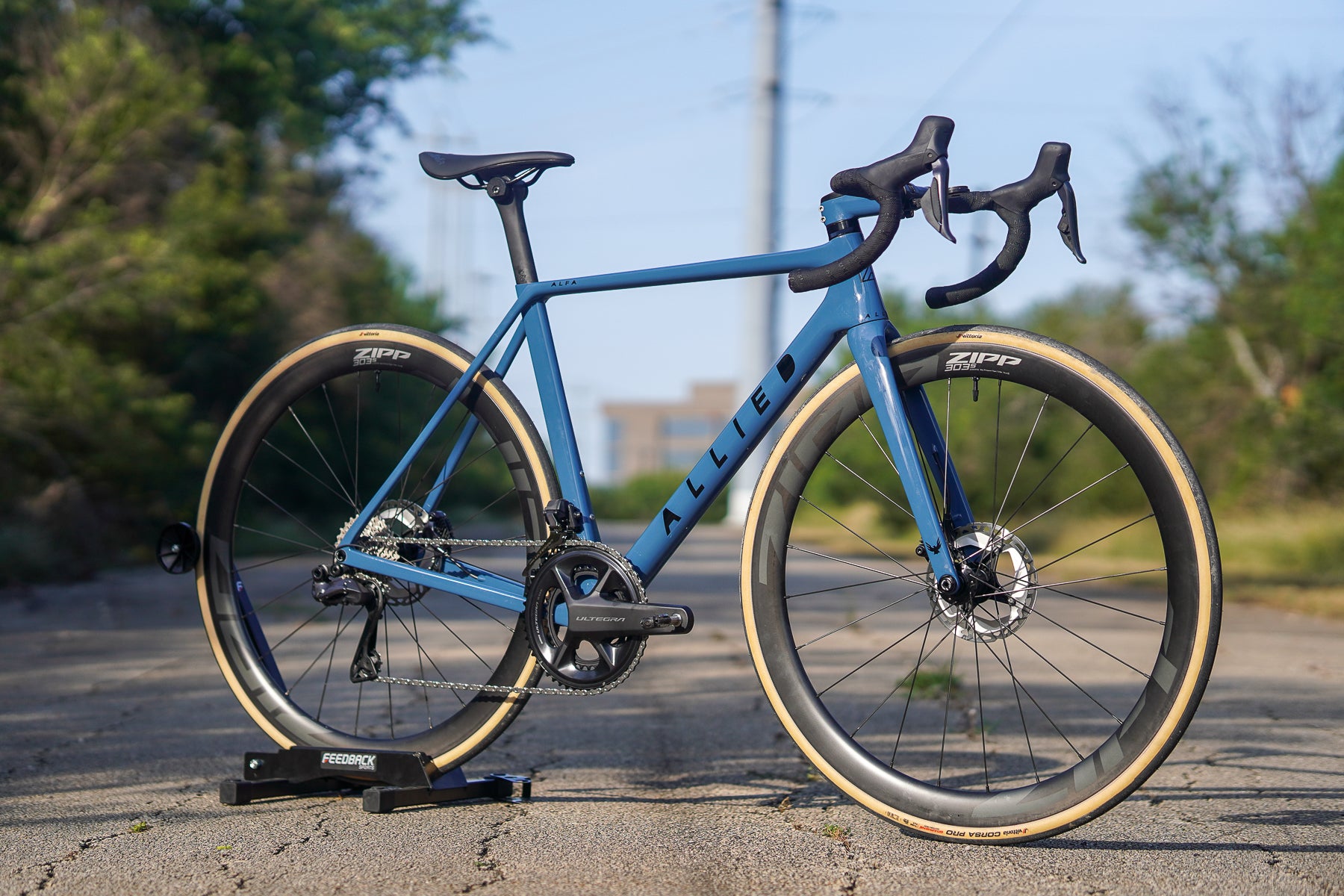 Review: Allied Alfa Road Bike Takes the Past and Makes It Better
