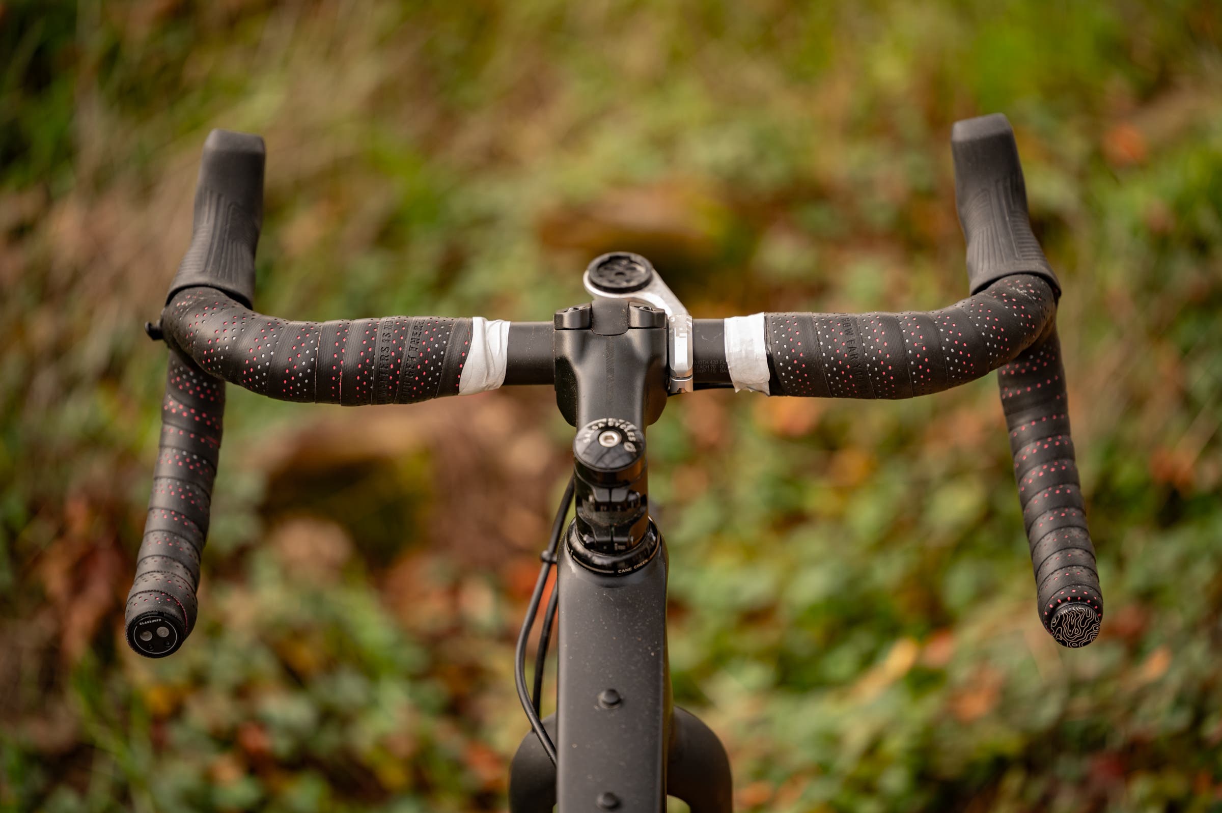 Cadex AR handlebar on a Salsa Warbird