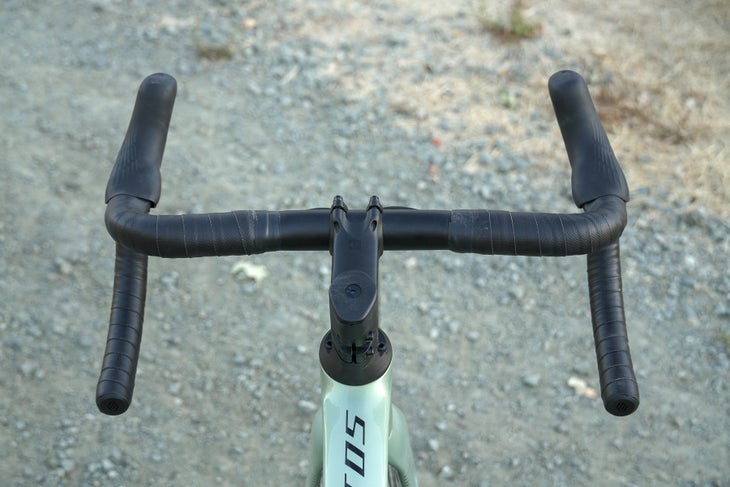 polygon strattos s8x road bike review-04