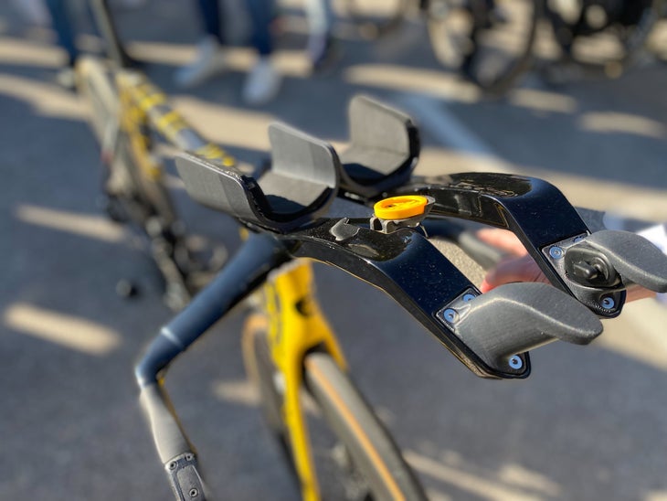 Wout Van Aert Cervélo P5 durante il training camp del Team Visma-Lease a Bike