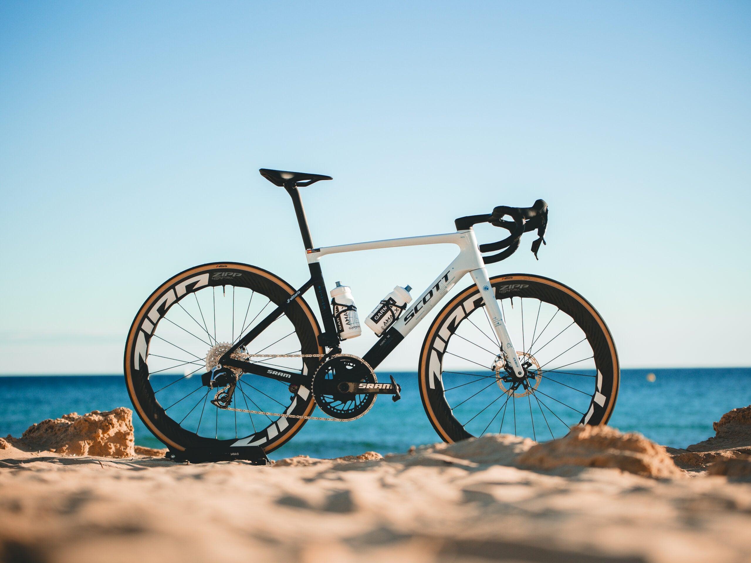 Q36.5 Pro Cycling and Tom Pidcock Show Off Their New Scott Addict