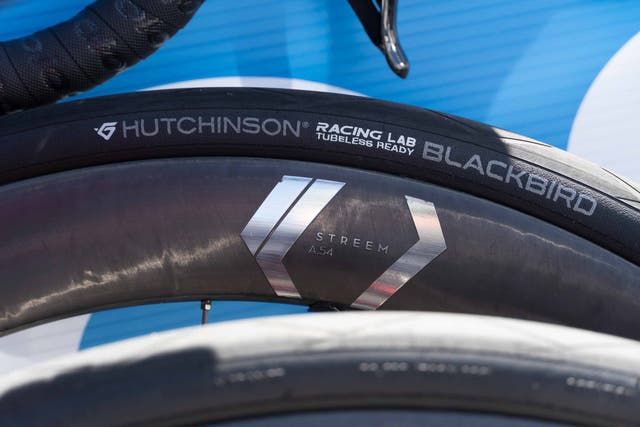 Tour Down Under Tech Randoms: New Hutchinson Tires and 58-Tooth Chainrings for … Climbing?