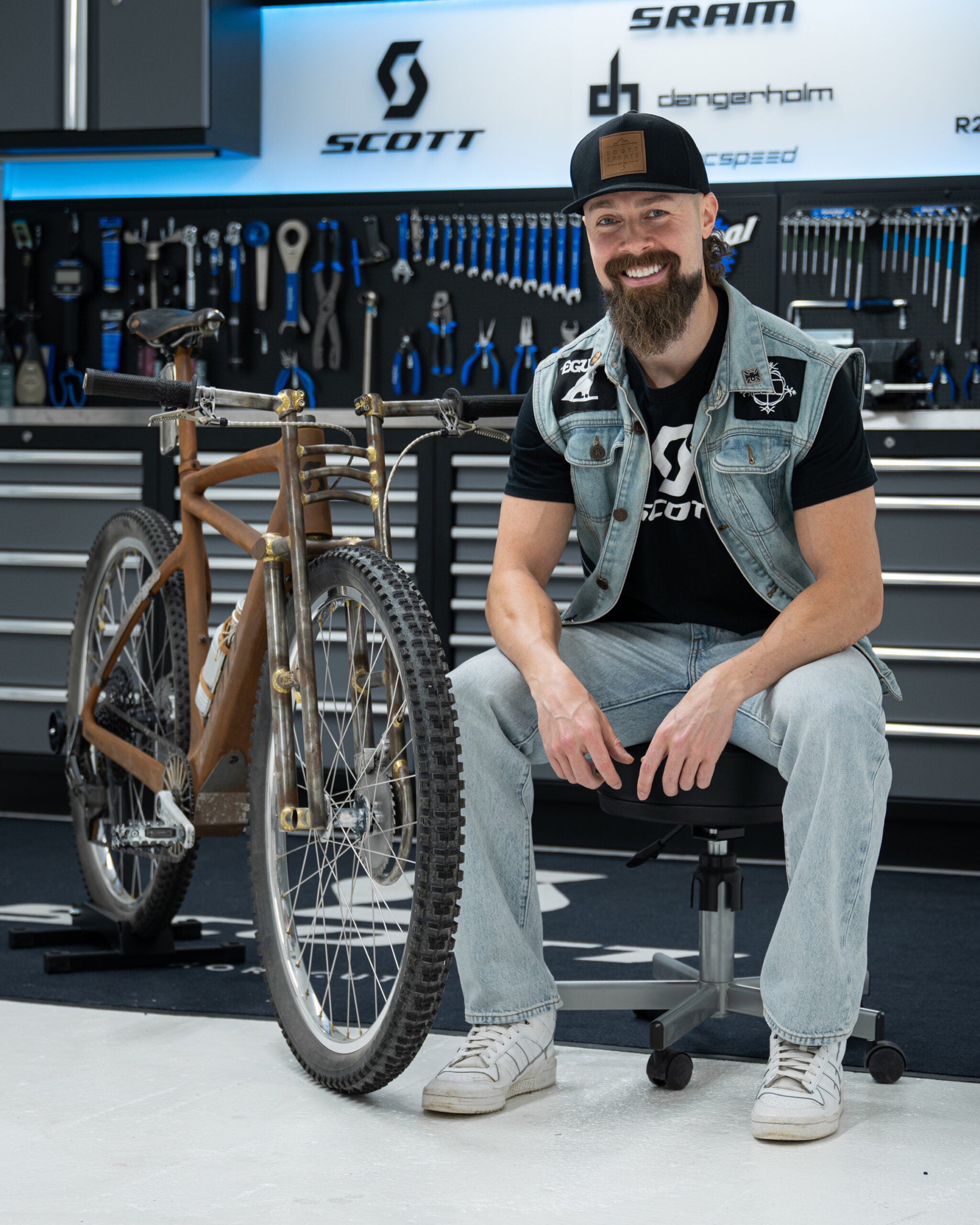 dangerholm-scott-solace-wasteland-eride-gravel