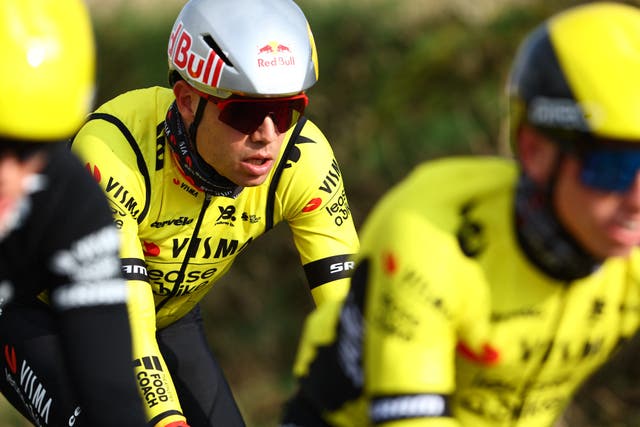 Mud, Muur, and Mayhem: 5 Reasons Why Cobbled Chaos Begins with Omloop Het Nieuwsblad