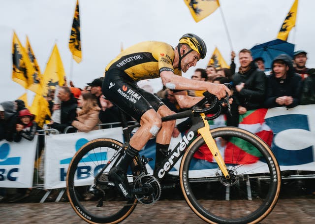 Van Aert, Vollering, and the Cobblestone Crunch: Omloop and 'Opening Weekend' Mega-Guide