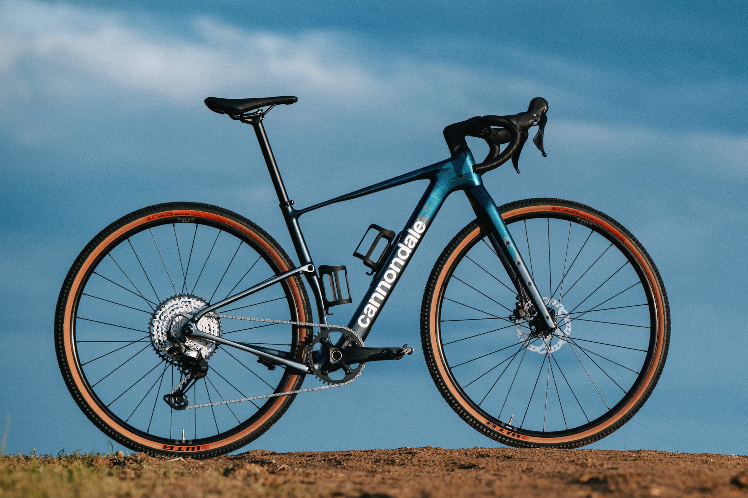 Cannondale Topstone Carbon: Everything Is Less Weird