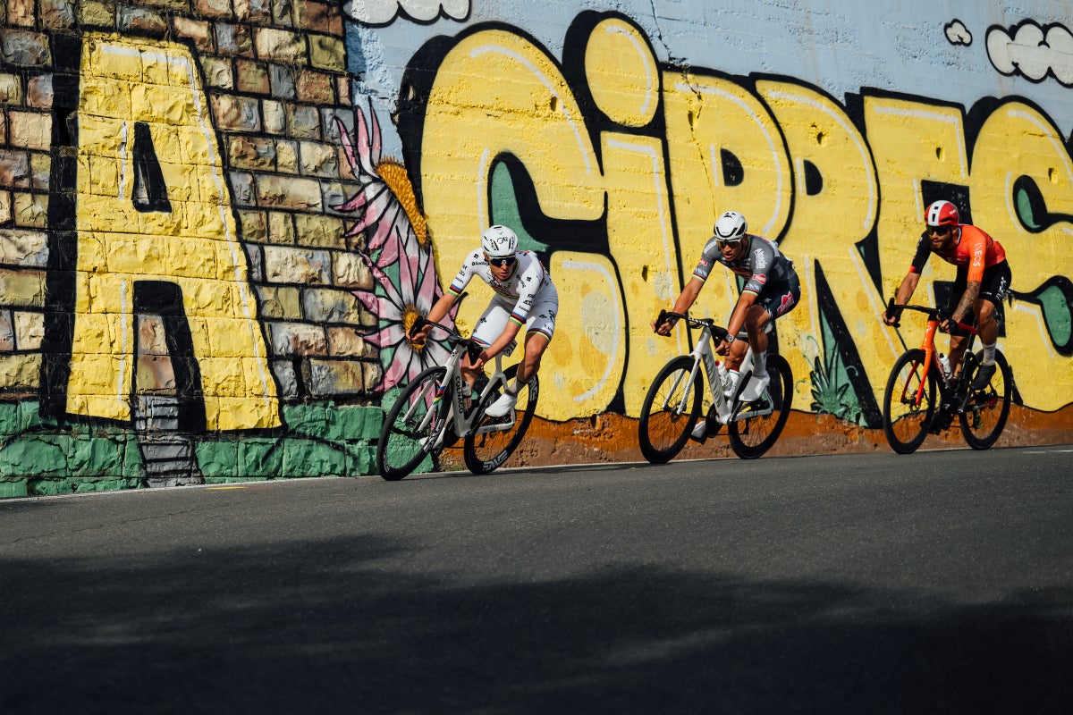 Cipressa-Poggio Records Crushed, Ferrand-Prévôt, Van Gils Hit with Yellow Cards, Vollering Caught Out