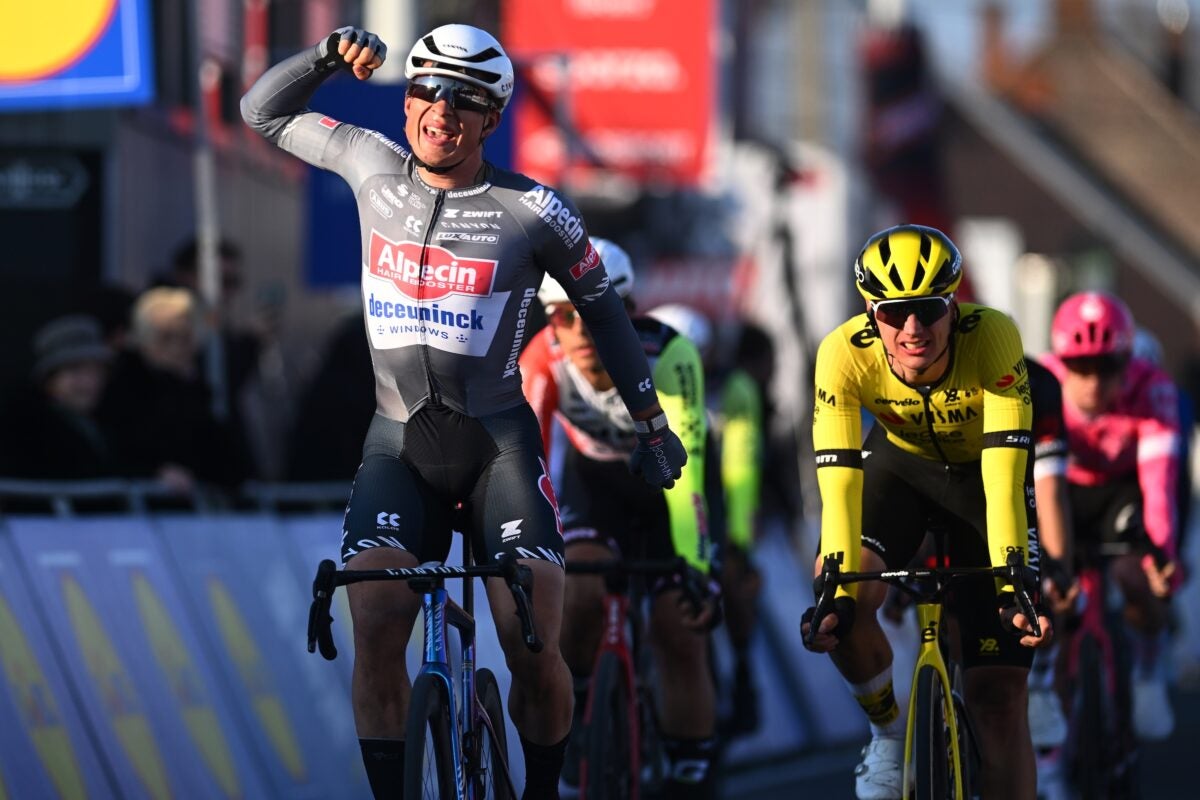 Jasper Philipsen vince Kuurne-Brussel-Kuurne in Big Bunch Sprint Jasper Philipsen vince Kuurne-Brussel-Kuurne in Big Bunch Sprint