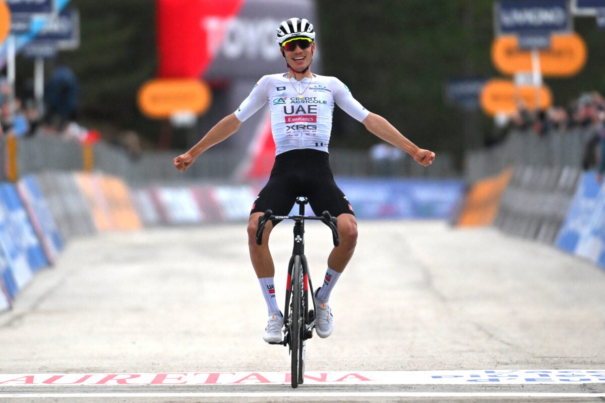 Juan Ayuso ruggisce per la vittoria del palcoscenico, GC Lead in Tirreno-Adriatico Juan Ayuso ruggisce per la vittoria del palcoscenico, GC Lead in Tirreno-Adriatico