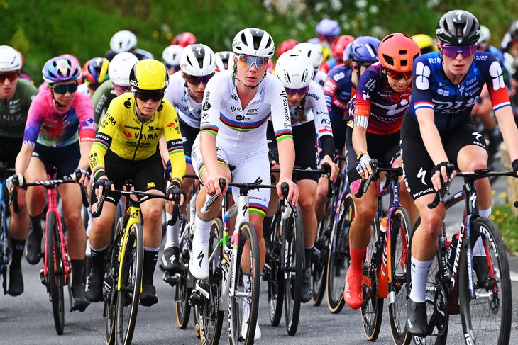 SANREMO, Italia - 22 marzo: Lotte Kopecky of Belgium e Team SD Worx - Protime compete durante il 1 ° Sanremo Women 2025 a 156 km una gara da Genova a Sanremo / #uciwwt / il 22 marzo 2025 a Sanremo, in Italia. (Foto di Tim de Waele/Getty Images)