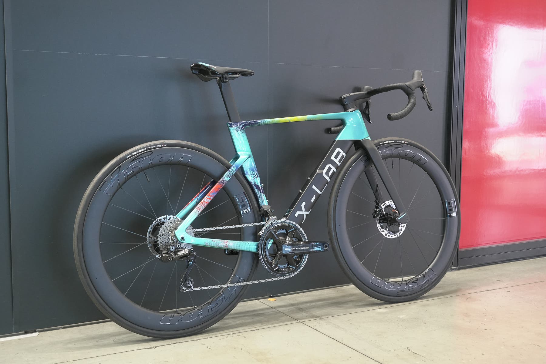 XDS A9 race bike astana bike at taipei cycle show 2025-14