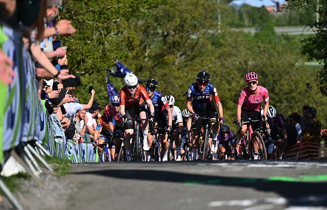 Another Case of a Spectator Behaving Badly at Liège-Bastogne-Liège Femmes