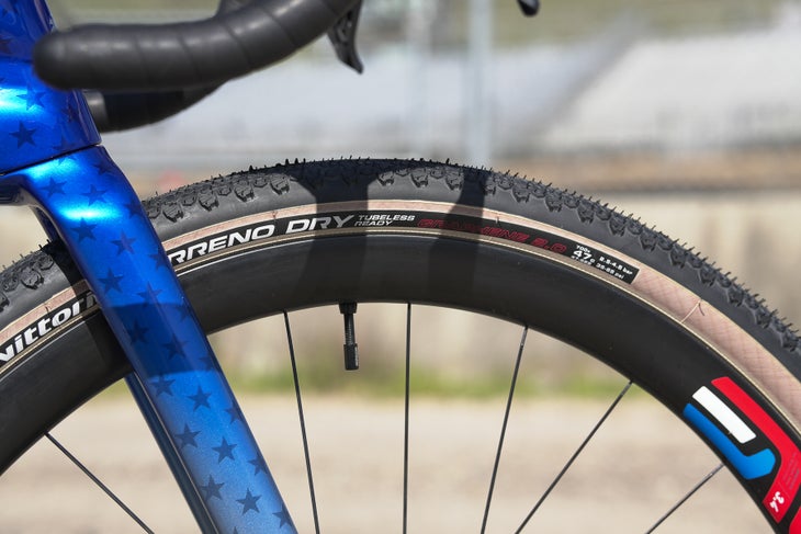 Lauren Stephens Ventum GS1 gravel bike for Fuego XL Sea Otter Classic 2025-01