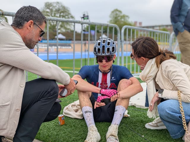 Enzo Hincapie’s Bike Broke 2km from the Finish of Paris-Roubaix Juniors. So He Ran the Rest of the Way.