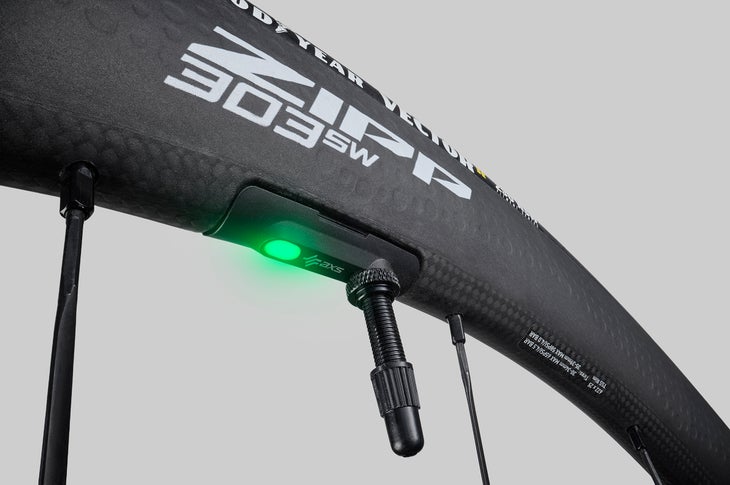 Zipp 303 SW AXS connected wheels