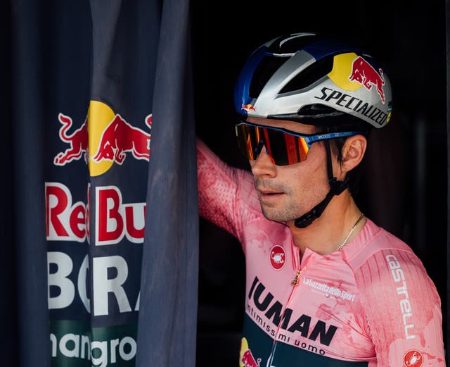 Giro Madness: Roglič Rising, GOATs, Vollering Reigns, Yellow Cards Galore