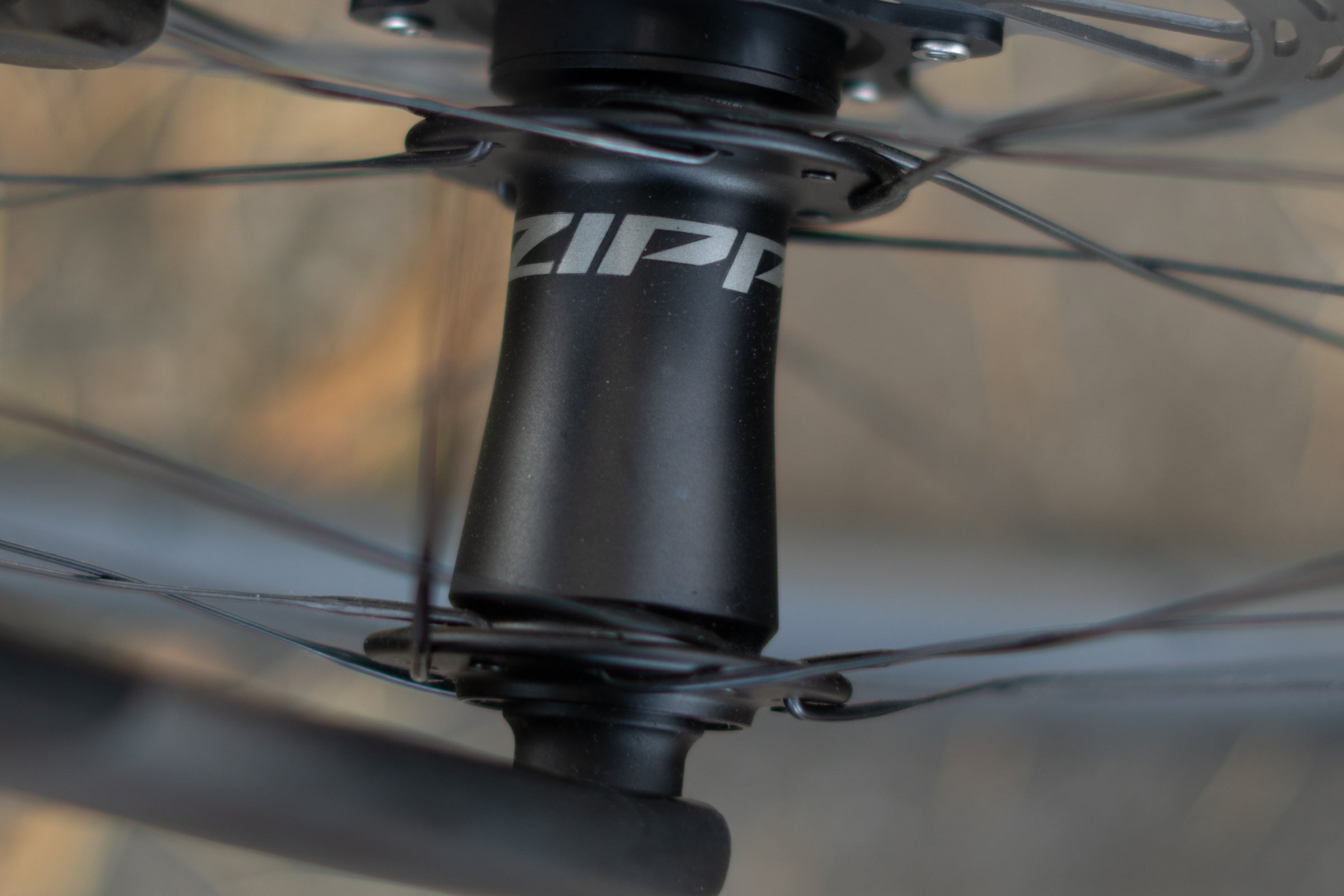 Zipp ZR1 hub