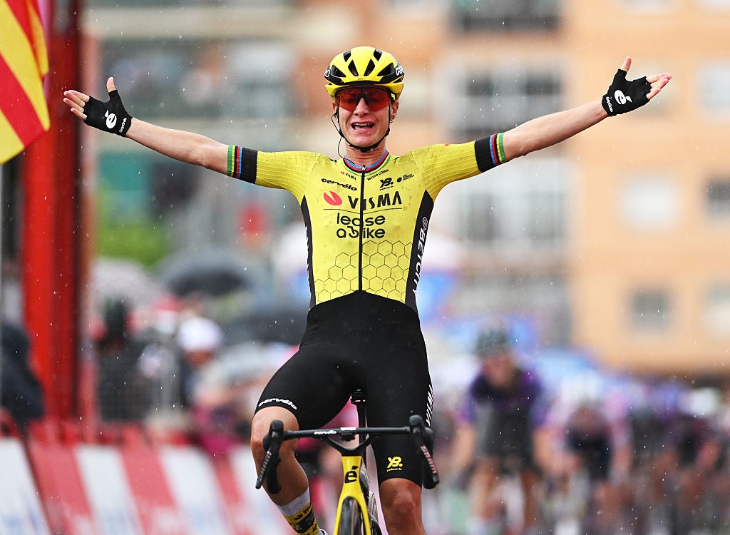 Vos consegna a La Vuelta Femenina Stage 2 Vos consegna a La Vuelta Femenina Stage 2