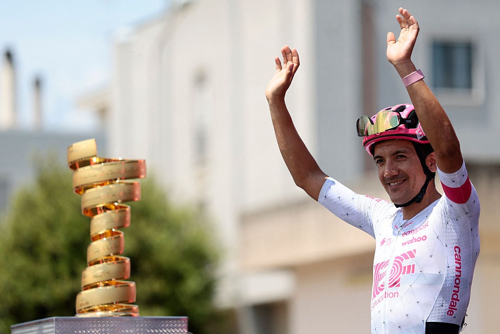 Giro d'Italia Stage 11: Richard Carapaz Steals One from the GC Favorites