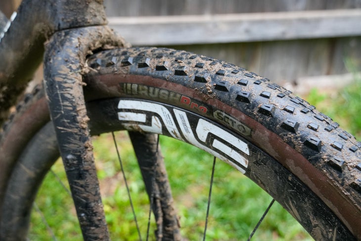 Alexey Vermeulen ENVE MOG Ungebundener Kies 2025 Bike Inspection-09