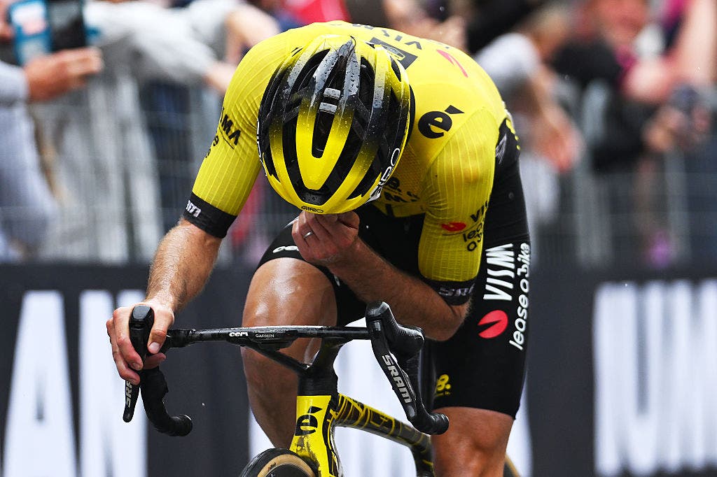 Giro commentary: Masterclass and disaster on the Finestre