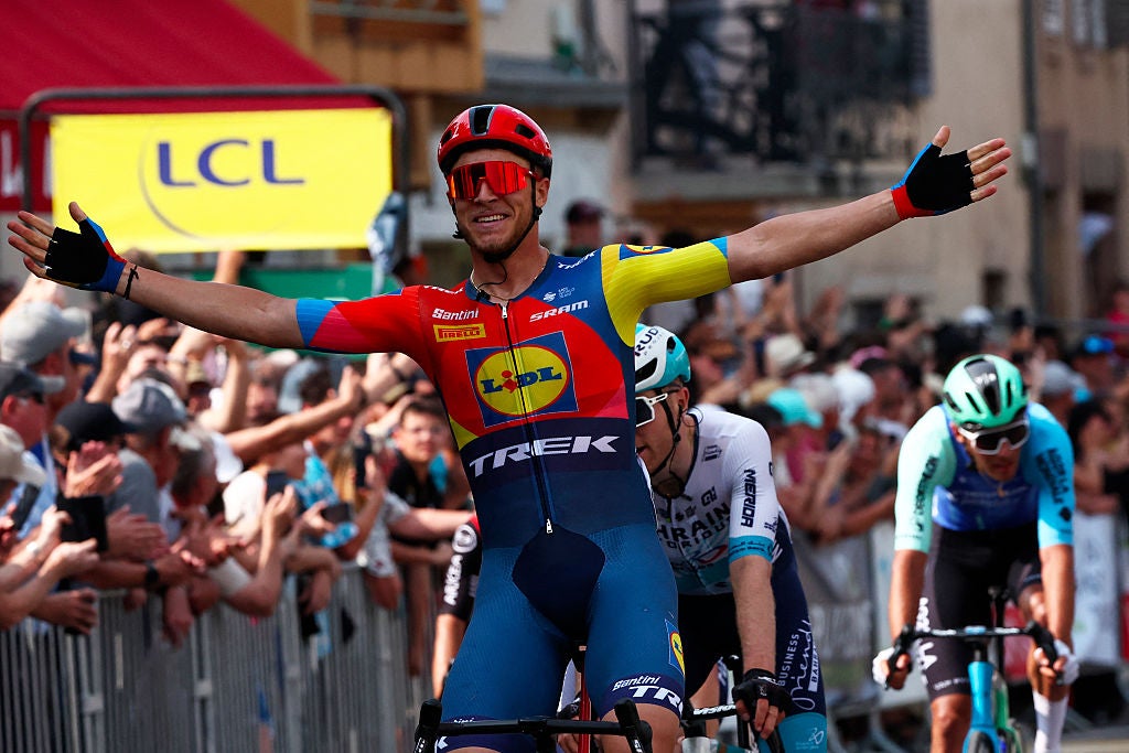 Critérium du Dauphiné Stage 2: Van der Poel Stalls, Jonathan Milan Confirms He's Primed for Tour de France